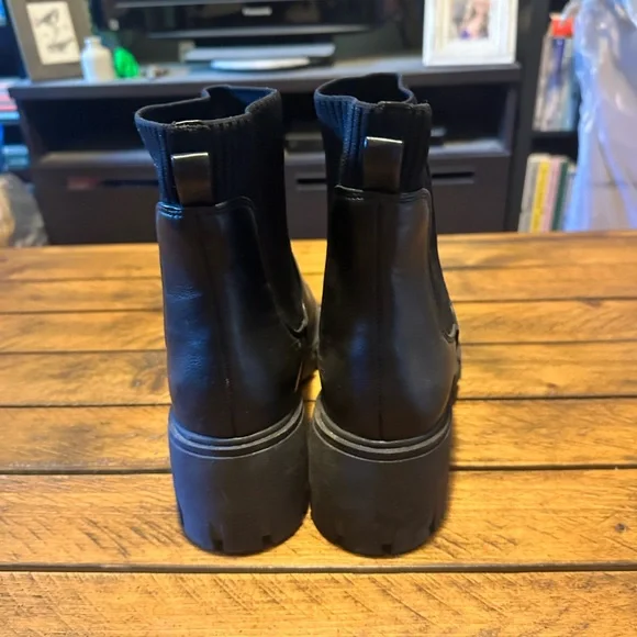 Steve Madden Black Ankle Booties with Chunky Sole - Picture 4 of 6